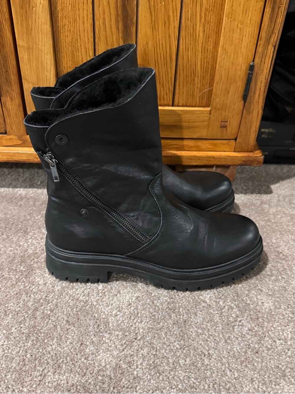 Women's Black Zip-Detail Leather Combat Boots